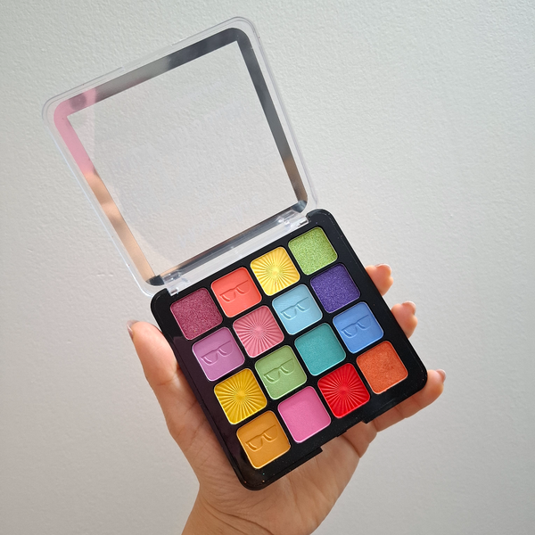 پلت سایه 16 رنگ Moc allure مدل I KNOW THAT'S BRIGHT