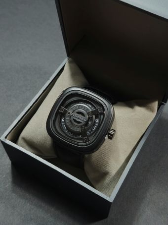 ساعت مچی مردانه Seven Friday کد SF1003