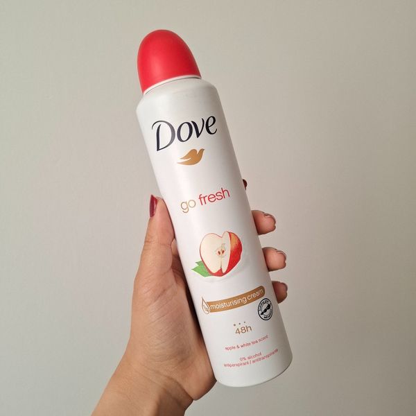 اسپری ضدتعریق داو Dove رایحه سیب و چای سفید