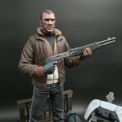 اکشن فیگور ثابت و کلکسیونی نیکو بلیک (Niko Bellic) از بازی جی تی ای 4 (GTA IV)