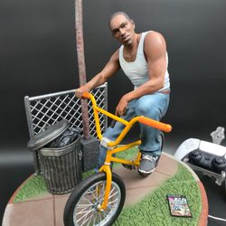 اکشن فیگور ثابت و کلکسیونی کارل جانسون (CJ) از بازی جی تی ای: سن آندریاس (GTA San Andreas)
