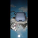 کاور ایرپاد سیلیکونی Airpod 1/2 به همراه آویز و زنجیر رنگ بنفش کمرنگ