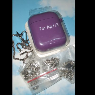 کاور ایرپاد سیلیکونی Airpod 1/2 به همراه آویز و زنجیر رنگ بنفش