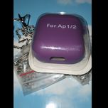 کاور ایرپاد سیلیکونی Airpod 1/2 به همراه آویز و زنجیر رنگ بنفش