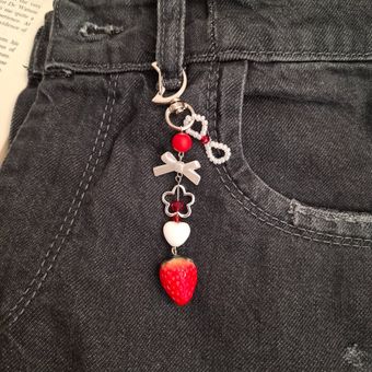 چارم توت‌فرنگی