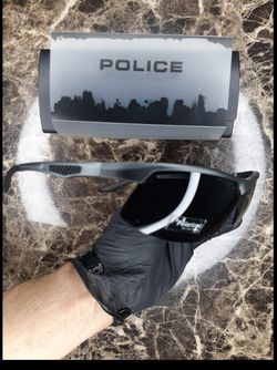 عینک آفتابی مردانه پلیس - فریم نقره‌ای مات فلزی با لنز تیره پلاریزه  Police Men's Sunglasses - Matte Silver