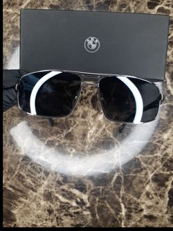 عینک آفتابی مردانه بی‌ام‌و  اصل - فریم مشکی با accents نقره‌ای و لنز تیره   BMW Men's Sunglasses -