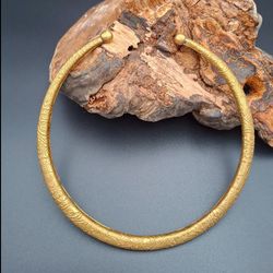 طوق برنجی دستساز هندی