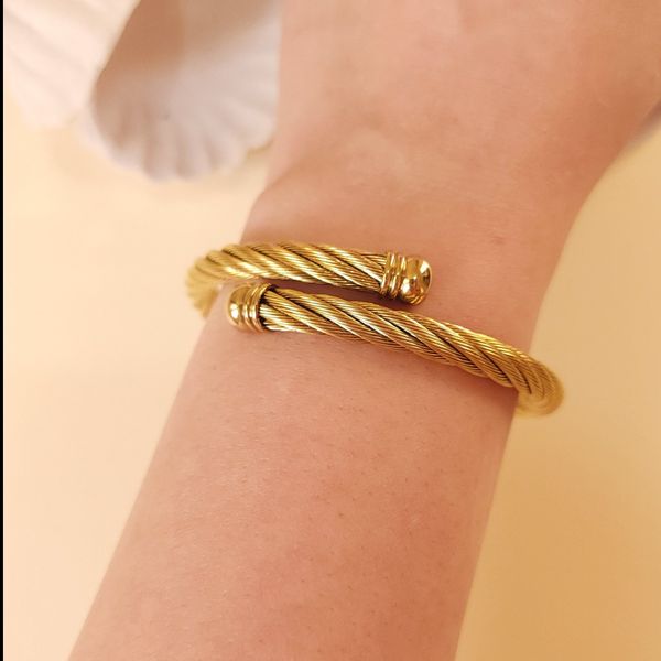 بنگل طنابی طلایی