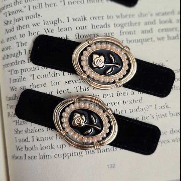 گیره تق تقی مخملی