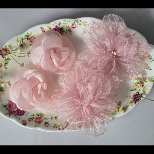 گیره انبری گل لیلیوم