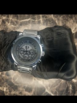 ساعت مونت‌بلانک سه موتوره کرنوگراف     قفل پروانه‌ای سوئیسی