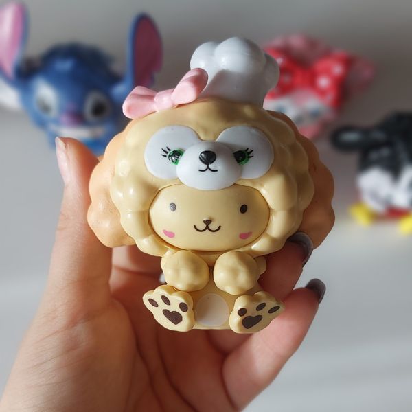 فیگور سانریو با لباس پشمی