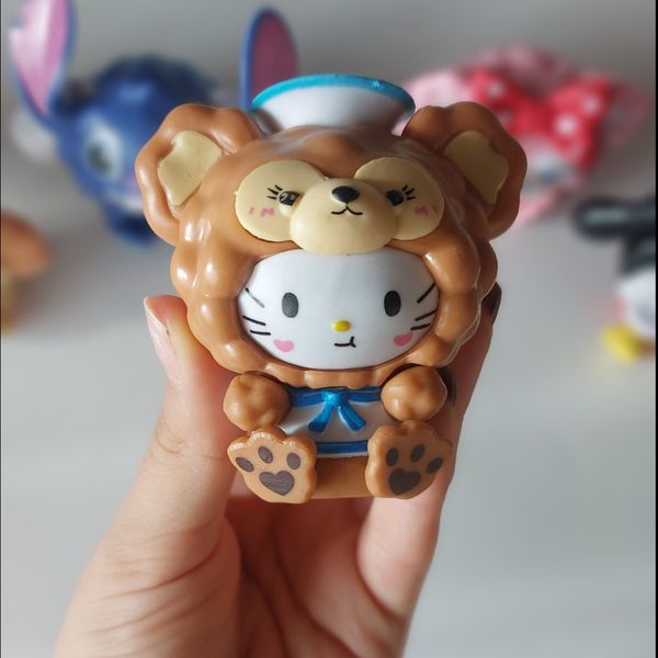 فیگور سانریو با لباس پشمی