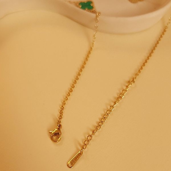 گردنبند طلایی طرح  ونکلیف | زیورآلات ظریف و لاکچری