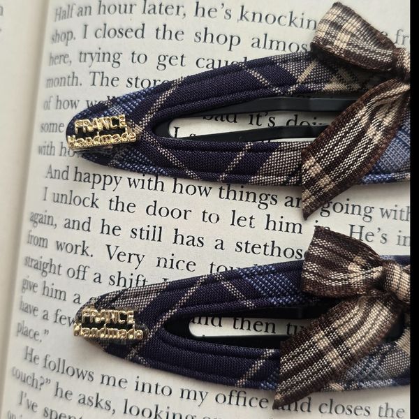 گیره تق تقی پاپیون دار آبی