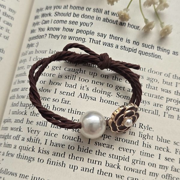 کش موی گل و مروارید قهوه ای