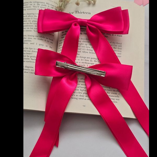 گیره انبری ساتنی دنباله دار سرخابی