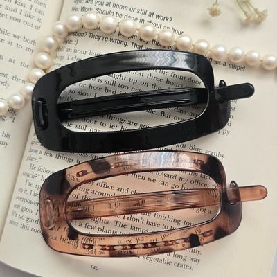 کلیپس هلالی