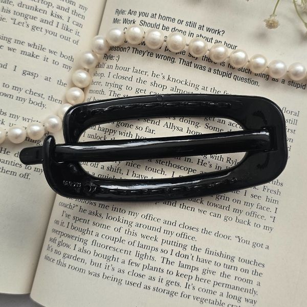 کلیپس هلالی