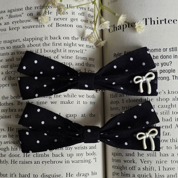 گیره پاپیونی خال خالی