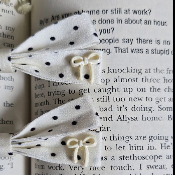 گیره پاپیونی خال خالی