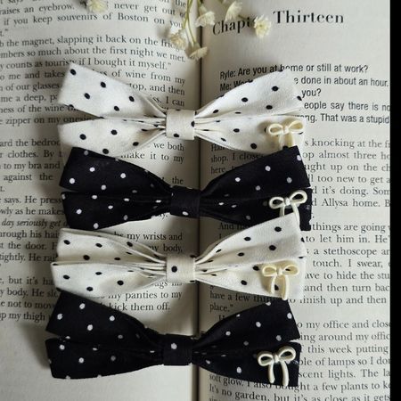 گیره پاپیونی خال خالی