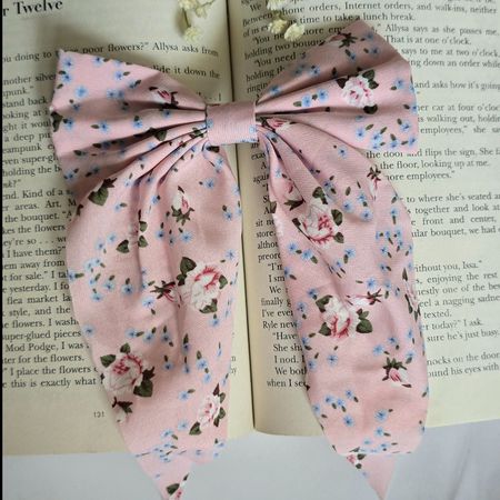 گیره انبری گل گلی صورتی