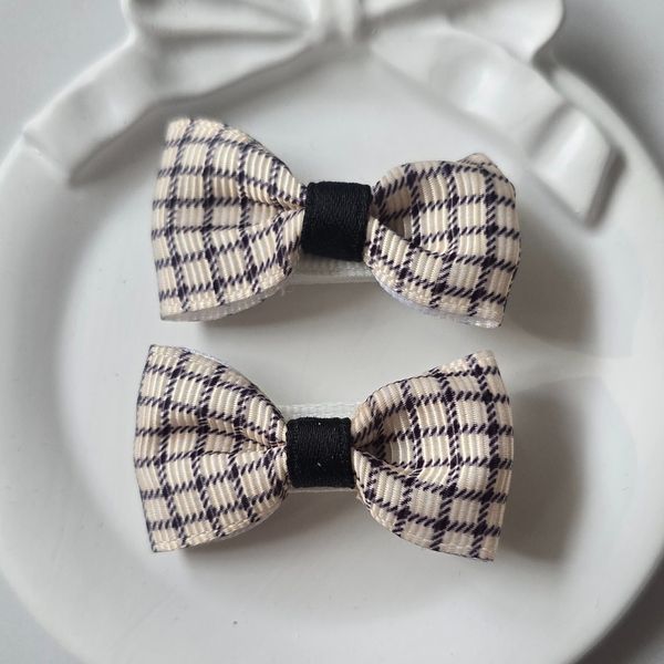 گیره انبری سیاه،سفید