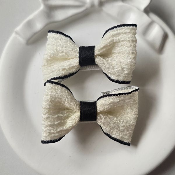 گیره انبری سیاه،سفید