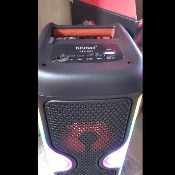 اسپیکر بلوتوثی شارژی میکروفن دار رقص نور KTS2223