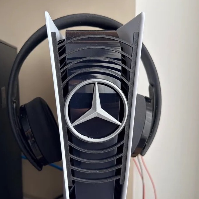 کاور تزئینی جلوی PS5 طرح Mercedes