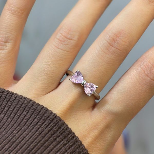 انگشتر زنانه پاپیون نگین دار (رنگ ثابت)