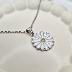 گردنبند مدل بابونه