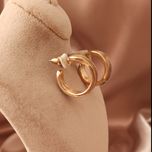 گوشواره حلقهای طرح سنگ بژ