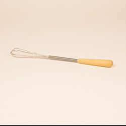 همزن دسته چوبی