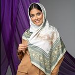 روسری نقش جهان سبز رنگ
