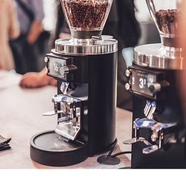 آسیاب قهوه صنعتی ترازودار مالکونیگ MAHLKONIG E80S GBW | گرایندر آندیمند حرفه‌ای با تیغه 80 میلی‌متری (Grind-by-Weight)