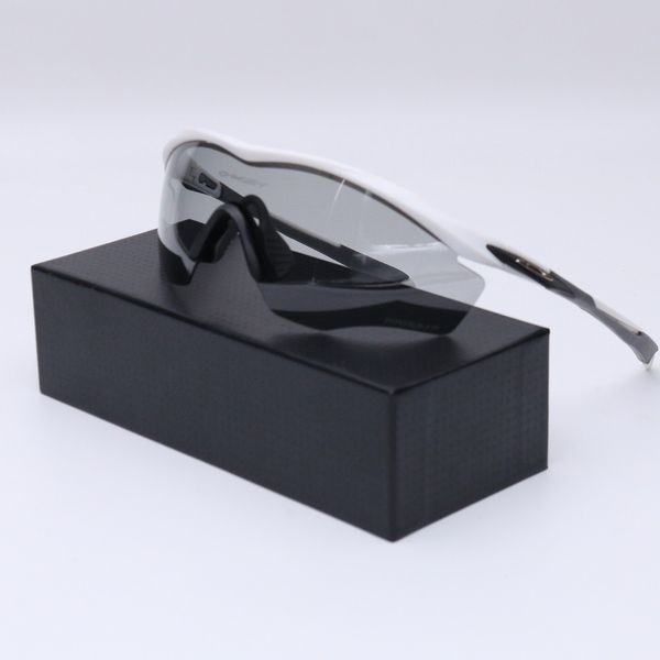 عینک از برند OAKLEY کد 181455