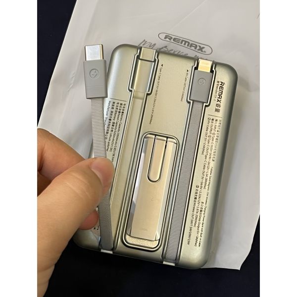 پاوربانک ریمکس مدل CX-2 ظرفیت 10000 میلیآمپر- قابلیت مگسیف وایرلس