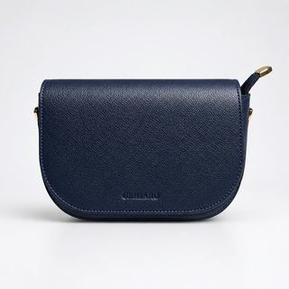 کیف دوشی زنانه چرم طبیعی گامارو طرح Saddle Bag مدل GA-133