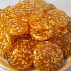 آبنبات پولکی کنجدی 5 کیلویی پرگاس (عمده)