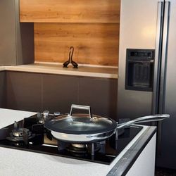 ماهیتابه استیل نچسپ(کف لیزری)  نومر سایز28 h2 ضمانت اصالت کالا و ارسال فوری و رایگان /گارانتی 24 ماهه مارکو تجارت