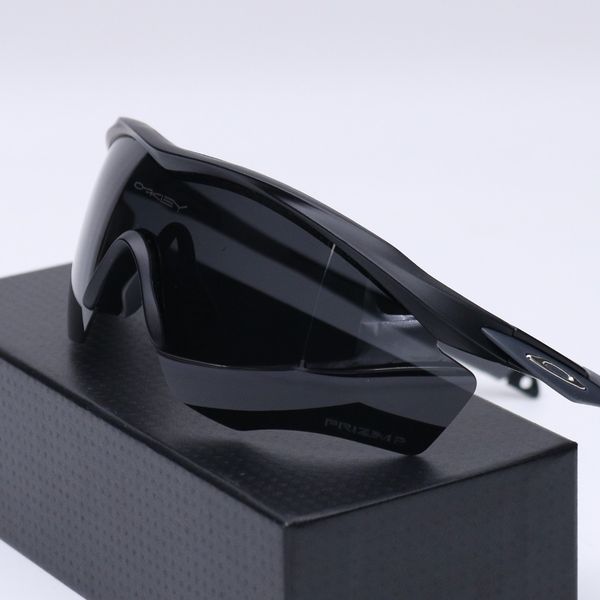 عینک از برند OAKLEY کد 181454