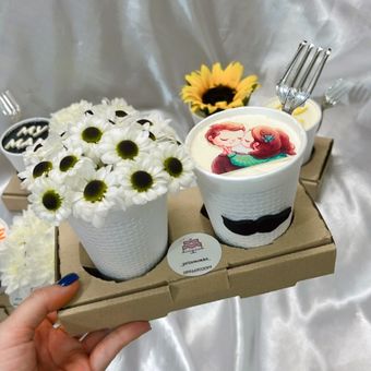 کیک لیوانی با گل