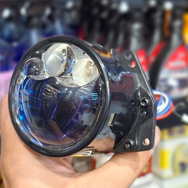 لنز سه چشم لنزو