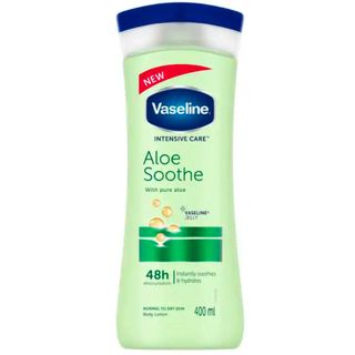 لوسیون بدن وازلین مدل Aloe Soothe حجم 400 میلی‌لیتر نرم‌کننده و آبرسان پوست خشک و معمولی با عصاره آلوئه ورا جذب سریع و حفظ لطافت