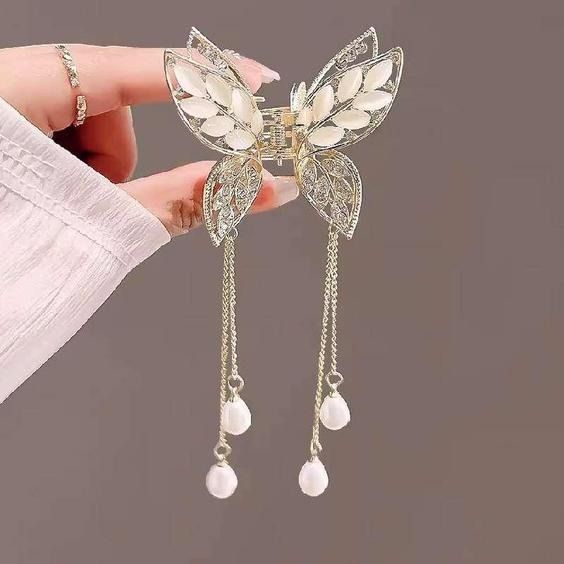 کلیپس پروانهای فلزی مجلسی با نگینهای کریستالی