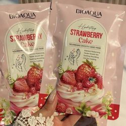 ماسک دست کیک توت فرنگی بیواکوا BIOAQUA