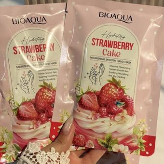 ماسک دست کیک توت فرنگی بیواکوا BIOAQUA